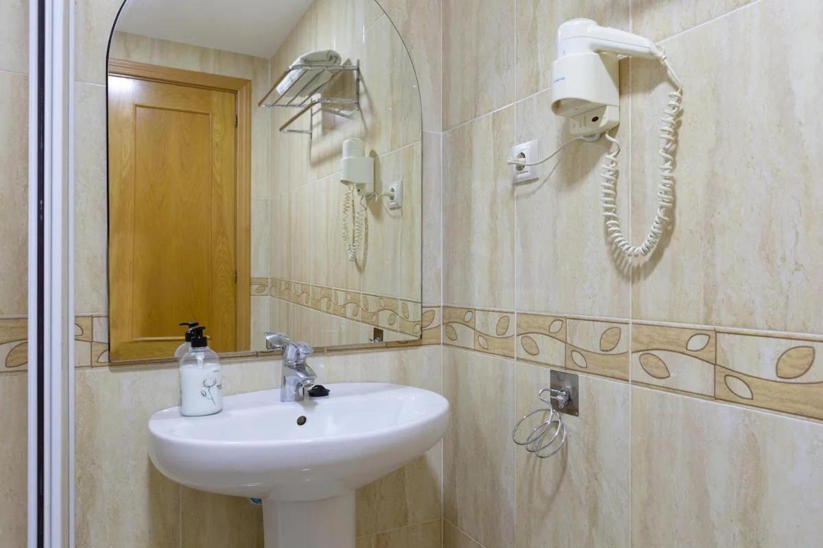Puerta Del Sol Trm Only Adults Aparts Torremolinos Exterior foto