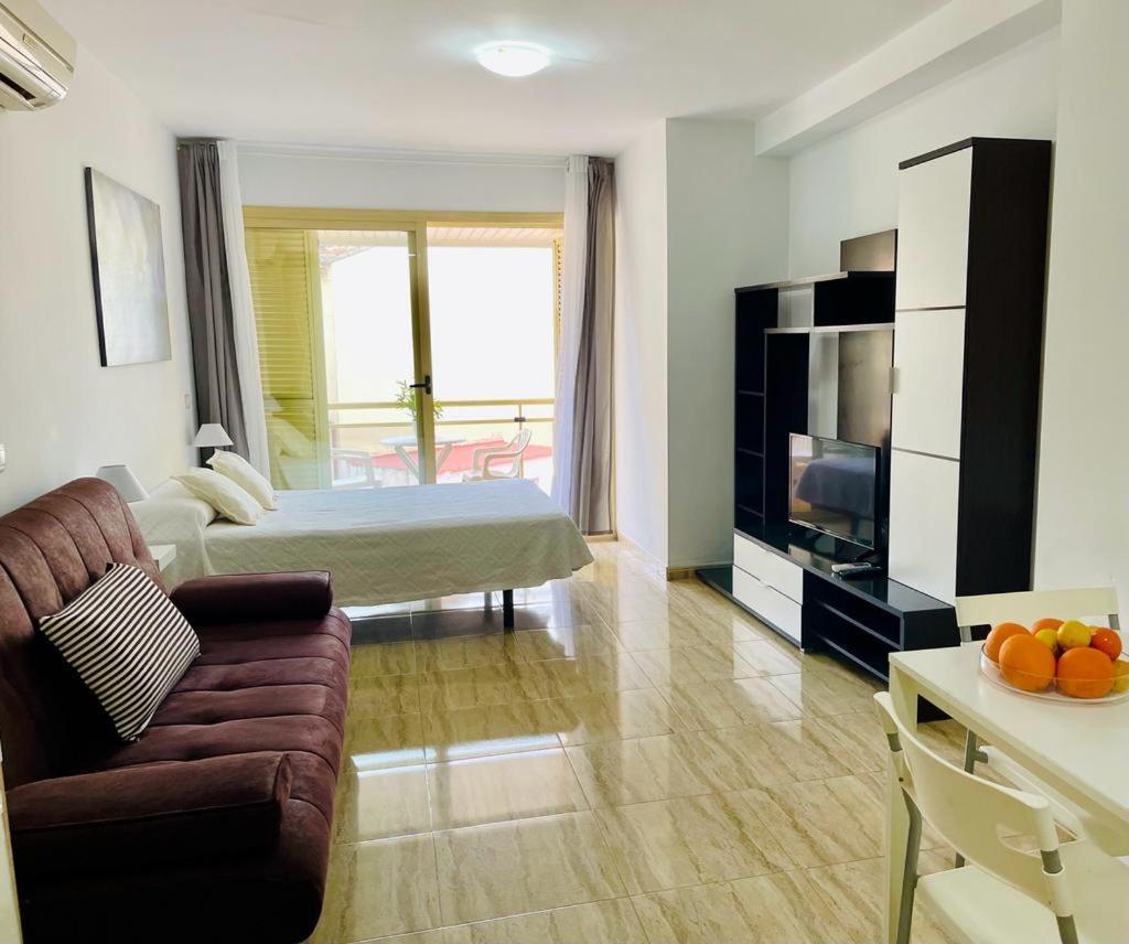 Puerta Del Sol Trm Only Adults Aparts Torremolinos Exterior foto